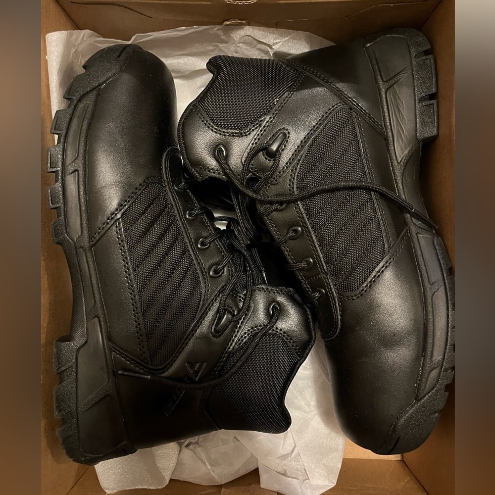 MENS BATES TACTICAL SPORT 2 BOOTS. SIZE 9.5 (WIDE) WORN ONCE